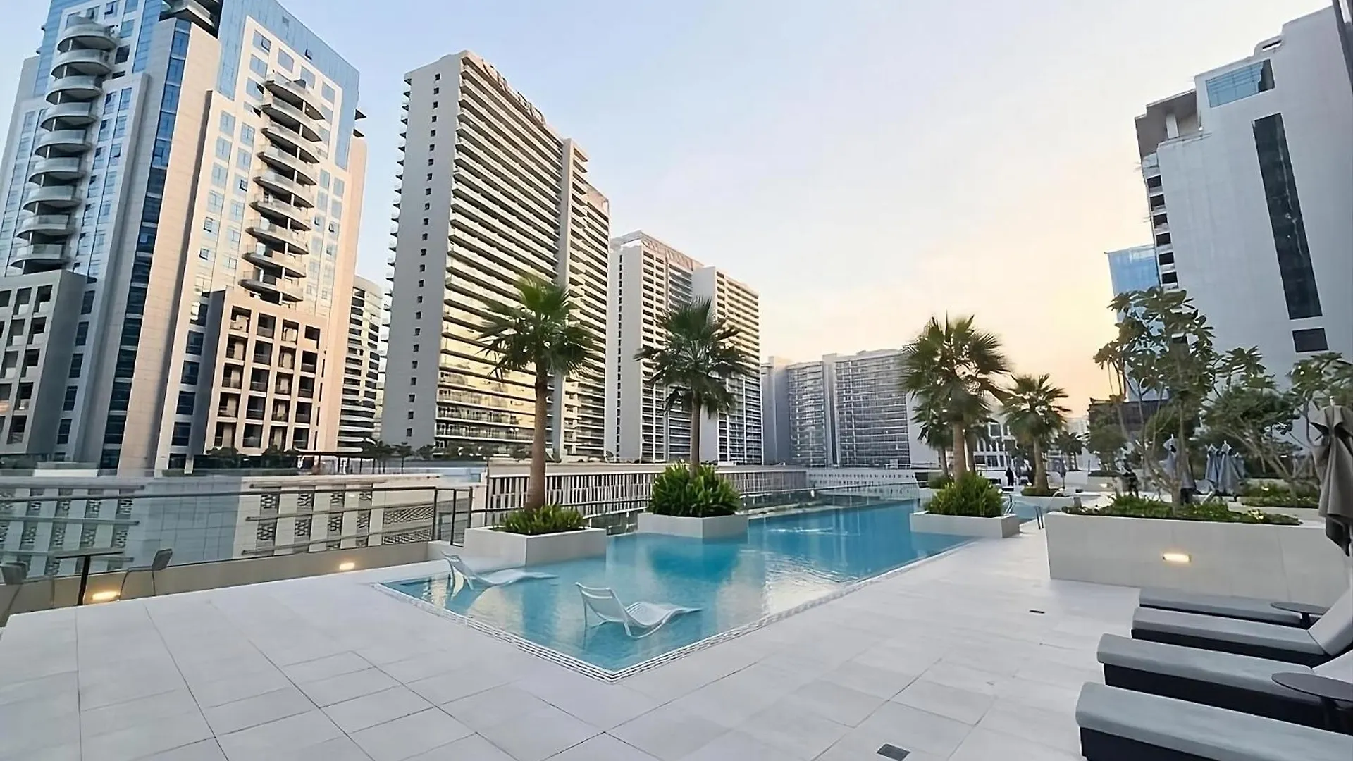 Brown Stone - Omniyat Burj Khalifa View Apartment Dubai