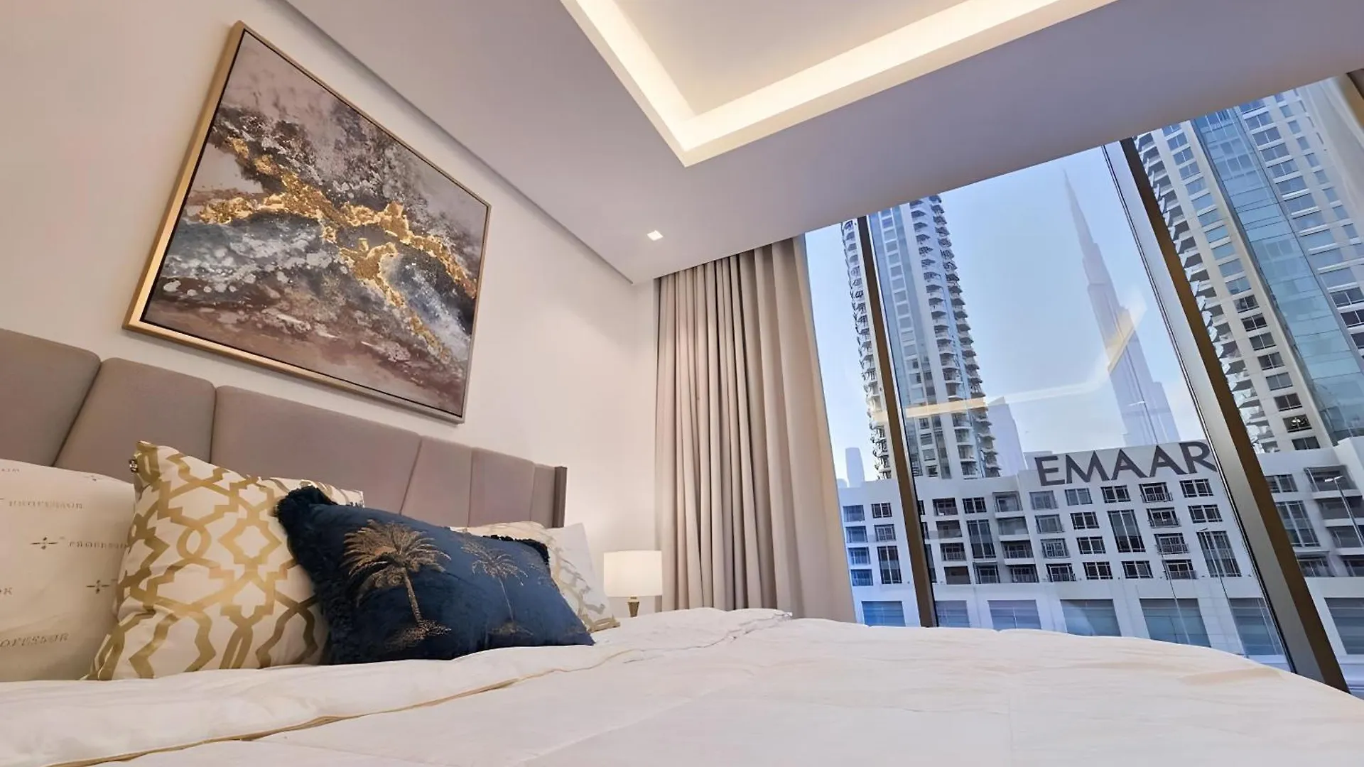Brown Stone - Omniyat Burj Khalifa View Apartment Dubai